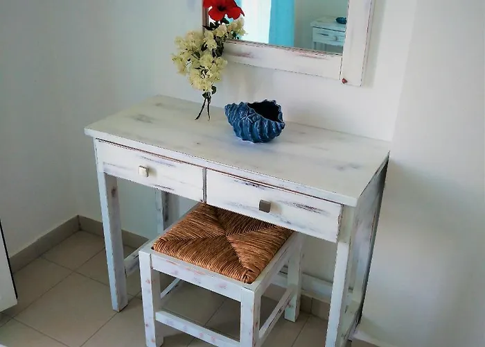 Dolphin Hotel Antiparos ciudad