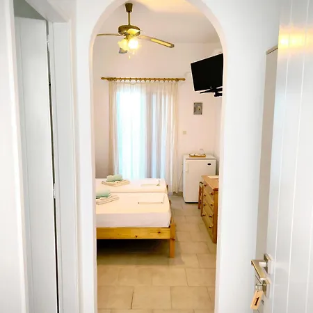 Dolphin Hotel Antiparos Town